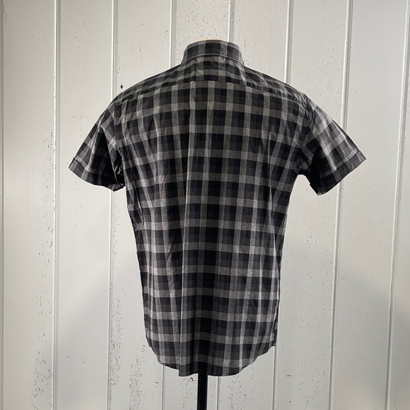 *Apt.9 Men's  Slim Fit Black & Gray Short Sleeve  Button Down Shirt - Picture 7 of 11